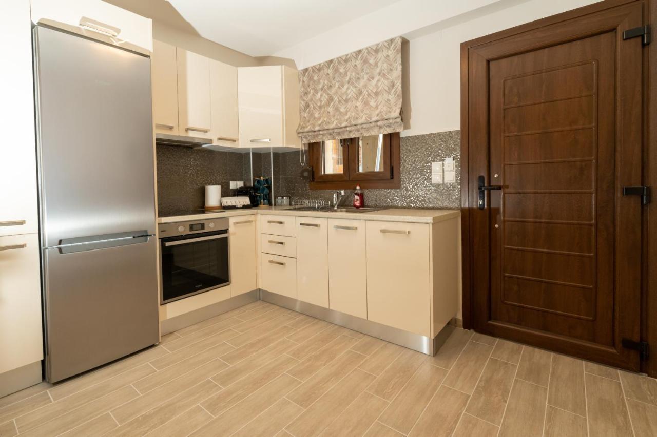 Comfy & Stylish Apt In Ioannina Apartment Bagian luar foto