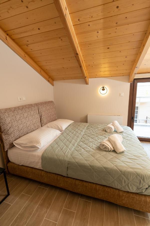 Comfy & Stylish Apt In Ioannina Apartment Bagian luar foto