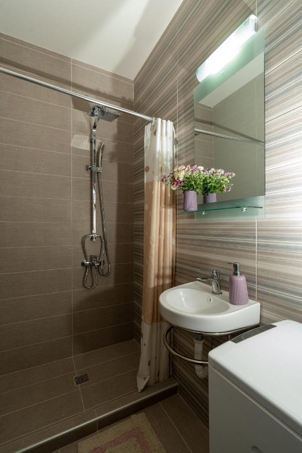 Comfy & Stylish Apt In Ioannina Apartment Bagian luar foto